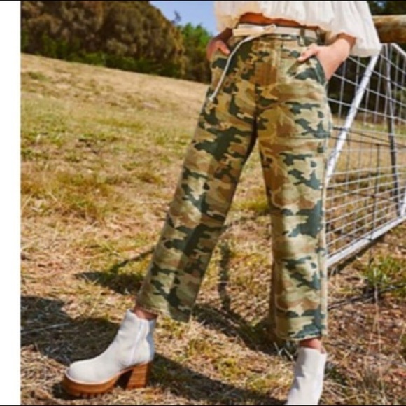 Free People Pants - Free  People Remy crop camouflage pants 28 NWT